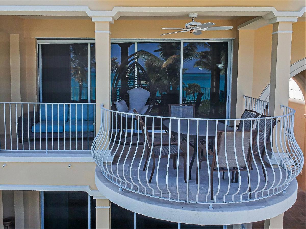 Villa Renaissance Unit 205 Grace Bay Beach 外观 照片